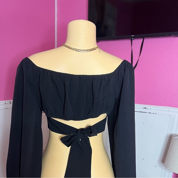 pretty open back blouse - Picture 6 of 7